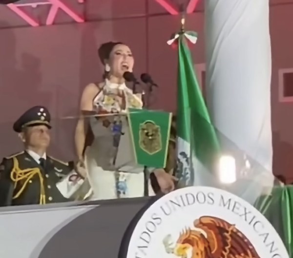 La gobernadora Marina del Pilar  pone ¡vivas! Grabadas