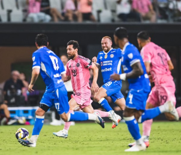 Se corona Inter Miami en Campeones Cup tras vencer 2-0 al Cruz Azul