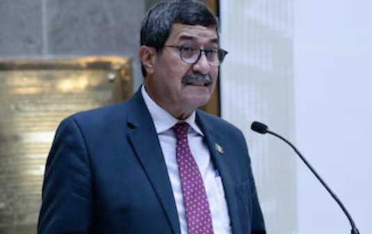 Corral critica que el Senado no atiende a expertos