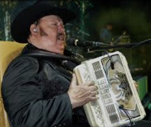 Analizan sanción millonaria a Ramón Ayala por tema misógino