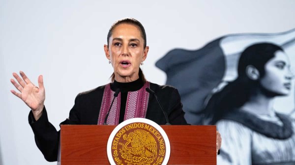 Sheinbaum sostiene llamada con Donald Trump sobre el T-MEC