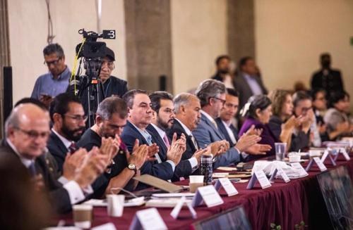 Prohibirán uso de celulares en escuelas