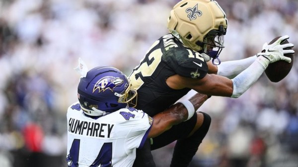 Saints remonta y vence a Ravens