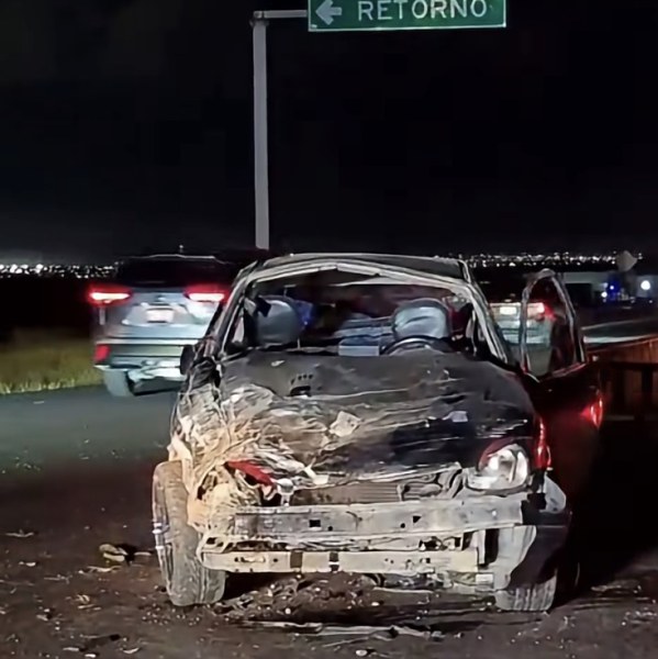 Volcadura en la carretera a Delicias deja un herido y caos vial