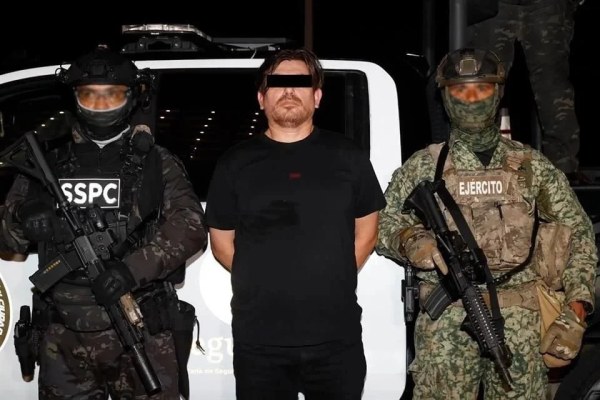 Detienen a operador de 