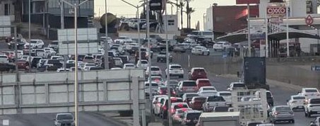 Caos vial en Periférico de la Juventud