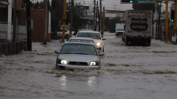 Intensas lluvias exhiben el retraso que existe en Juárez