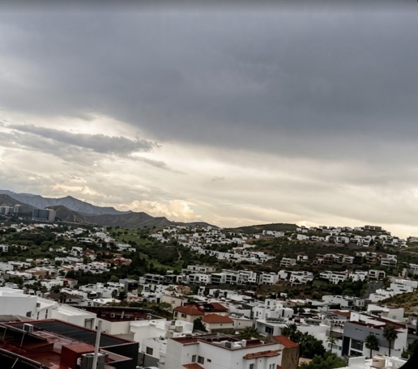 Prevén precipitaciones aisladas y ambiente templado