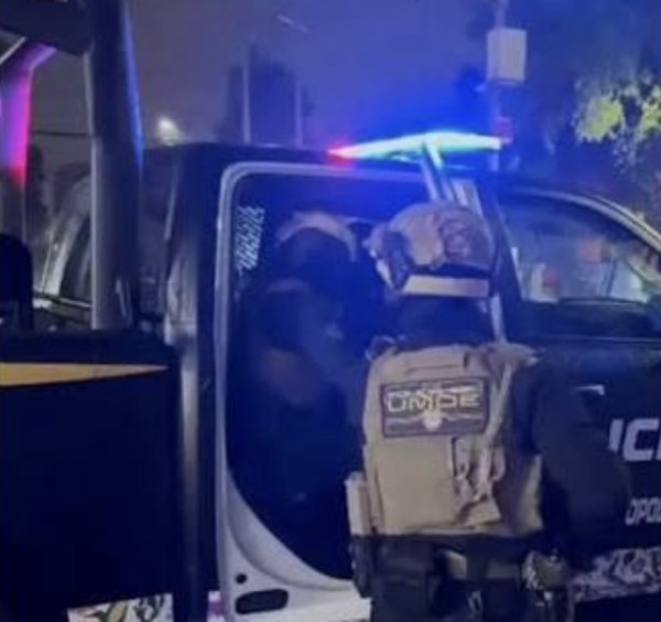 Sujeto golpea a taquero con cacha de pistola tras negarse a pagar la cuenta