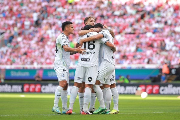 Querétaro derrota a Chivas