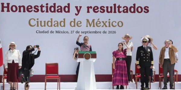 Homenajea Sheinbaum a AMLO en informe