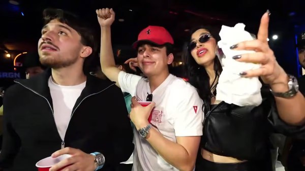 Emma Coronel asiste a fiesta de Lonche de Huevito