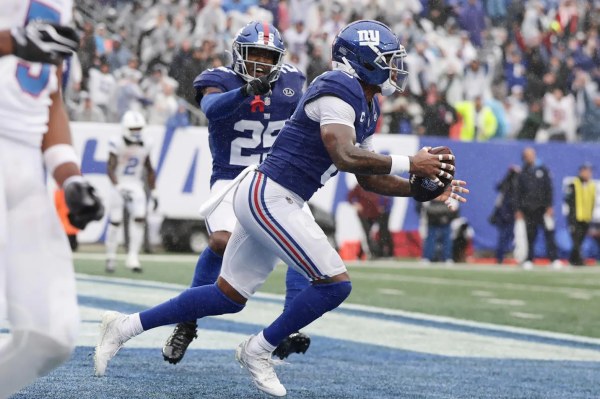 Giants aguantan para vencer a Titans 12-7