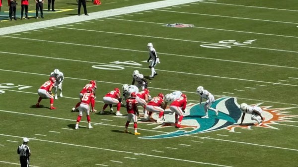 Chiefs vencen 24-10 a los Dolphins