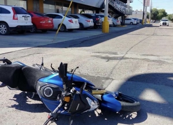 Camión de valores embiste a moto