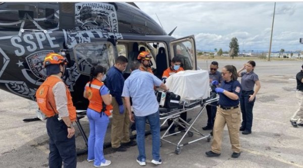 Trasladan por aire a bebé con problemas respiratorios