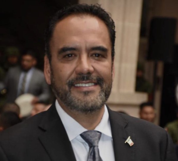 Senadores aprueban licencia a Loera en el Senado